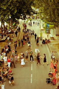 Strolling in Paris: Banks of the Seine Strolling in Paris: Banks of the Seine