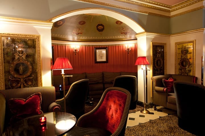 HiP Paris Blog, Forest Collins, L'Hotel, 5 Best Hotel Bars in Paris