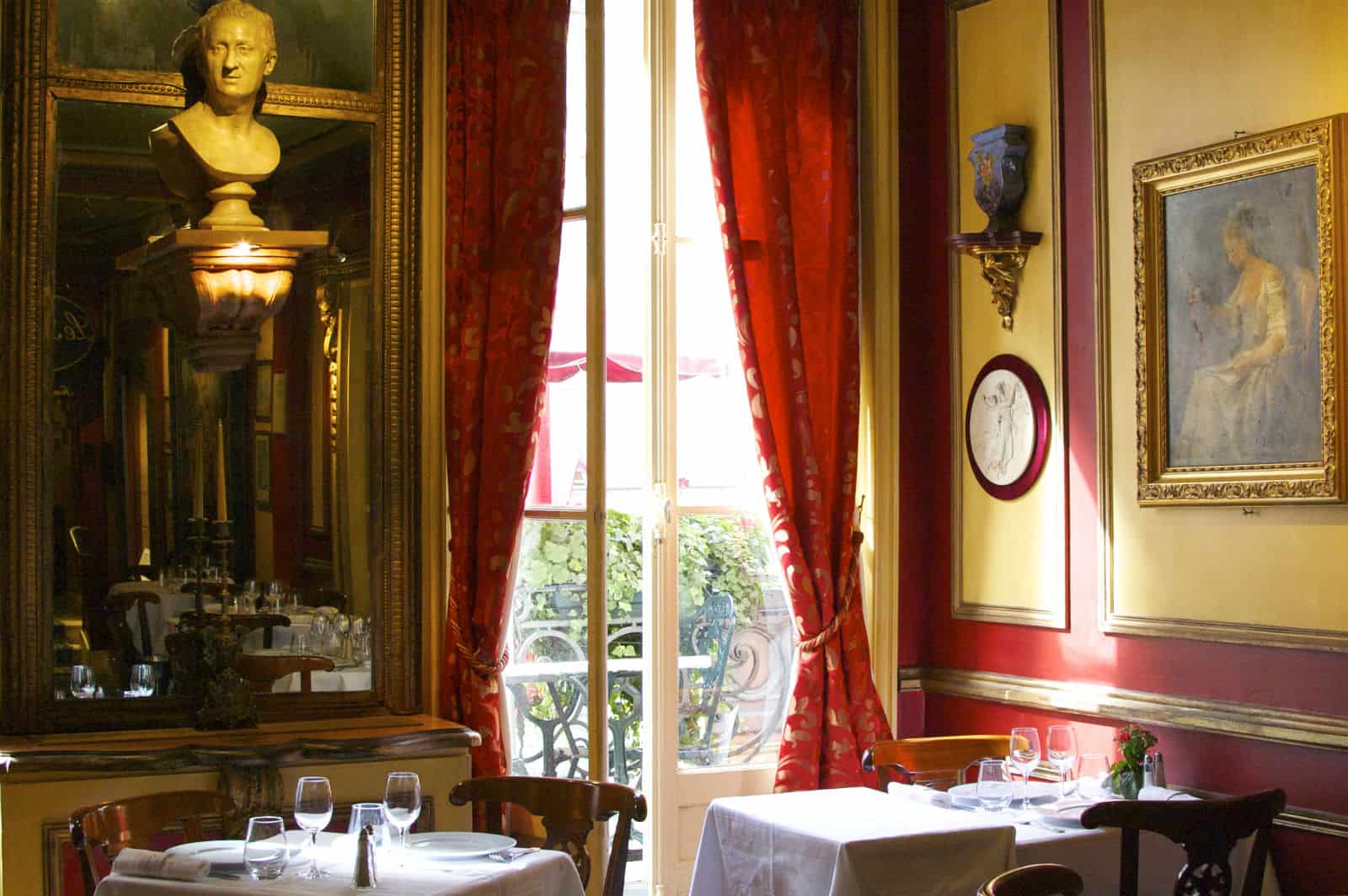 HiP Paris blog. A Paris dining experience with a side of French history at Le Procope. Look out the window on Paris of the present from Paris of the past.