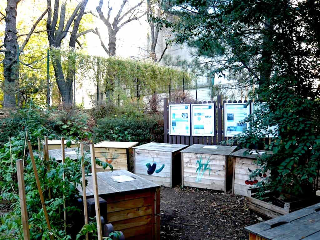 Composting in Paris: Neighborhood Gardens & Community Efforts - HiP ...