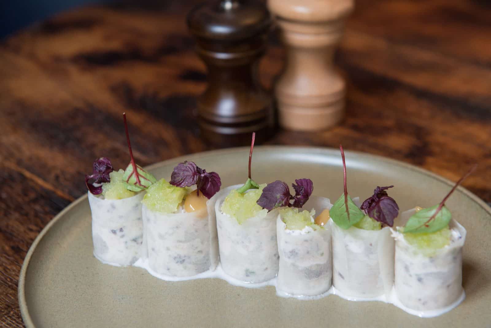 Belle Maison Restaurant Paris: Seafood & Ambiance by Pigalle - HiP