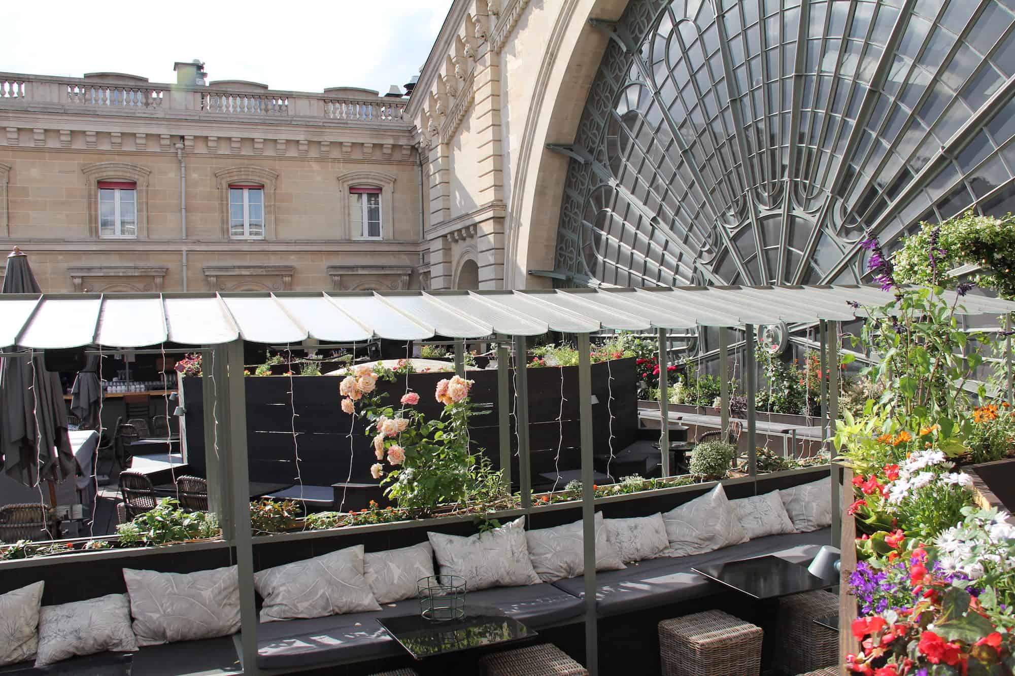 HiP Paris Blog go-to rooftop bar in Paris is Le Perchoir at Gare de l'Est with his flower gardens and relaxed atmosphere.