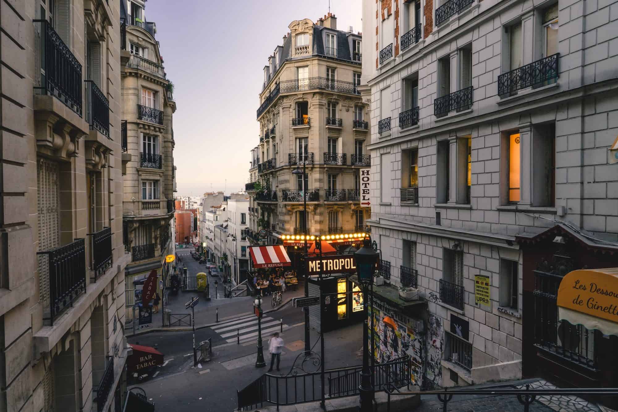 HiP Paris Blog tells the story of la rentrée before Parisians return from the summer holidays, which is when the city is at its quietest, including this Montmartre neighborhood.