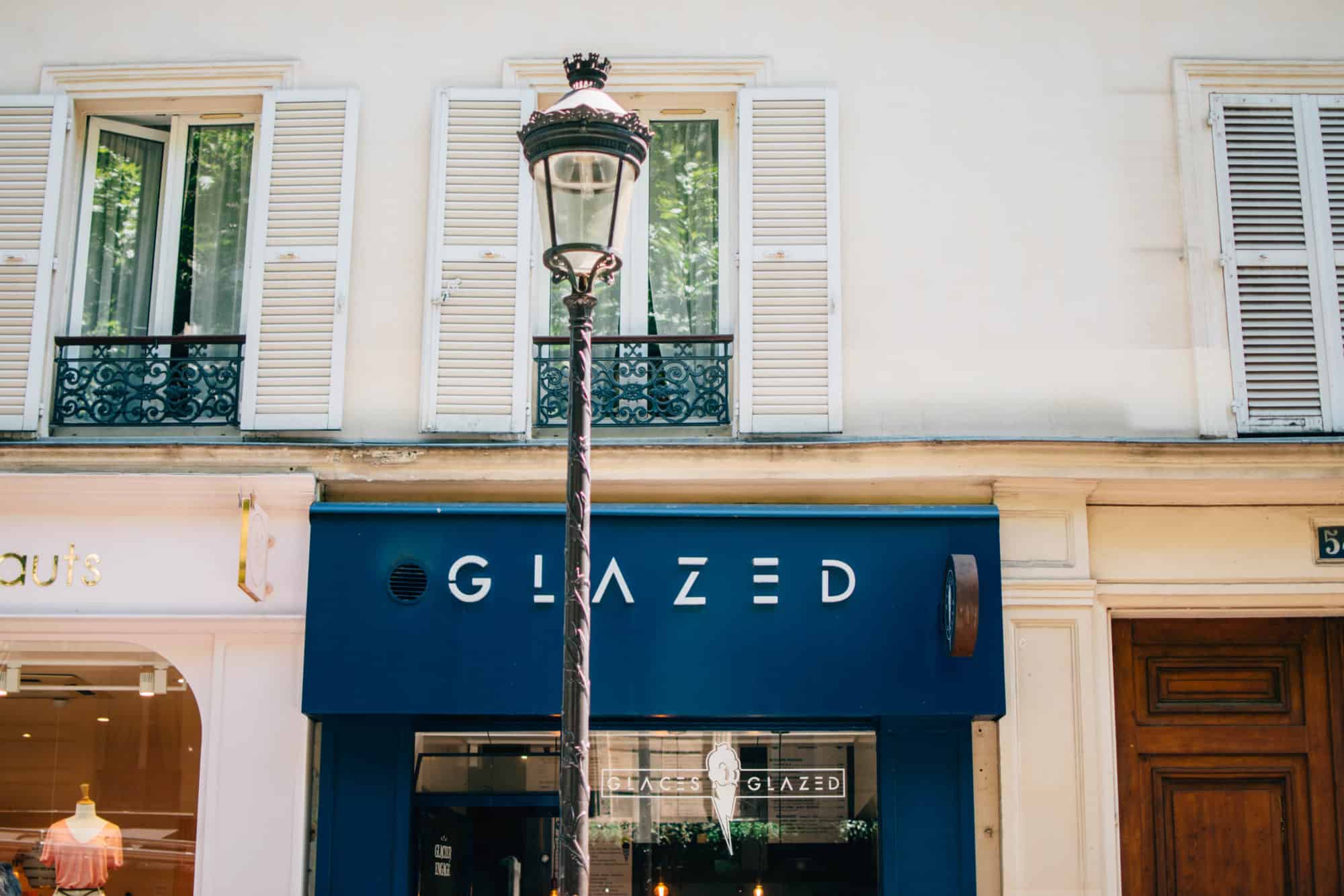 The blue storefront of Glaces Glazed in Paris.