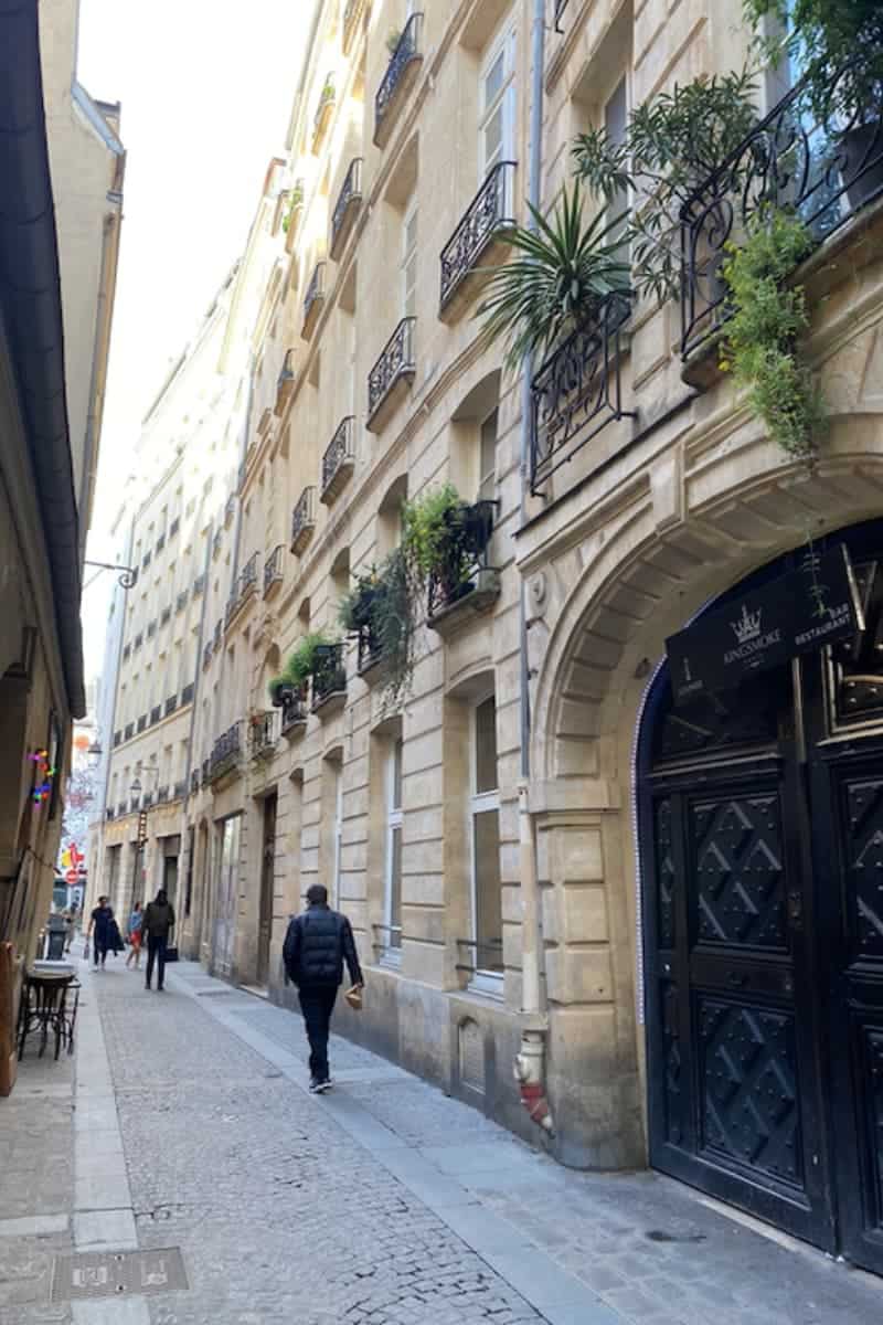 Paris Apartments for Sale: Saint-Germain-des-Prés, and the Marais ...