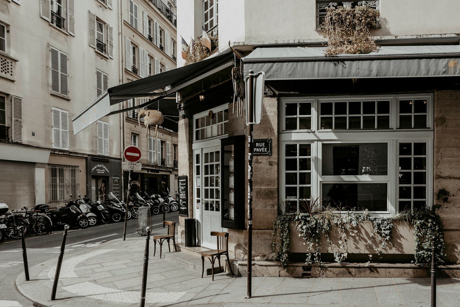 Dining Out in Paris with Kids: One Ex-Pat Mom’s Experience
