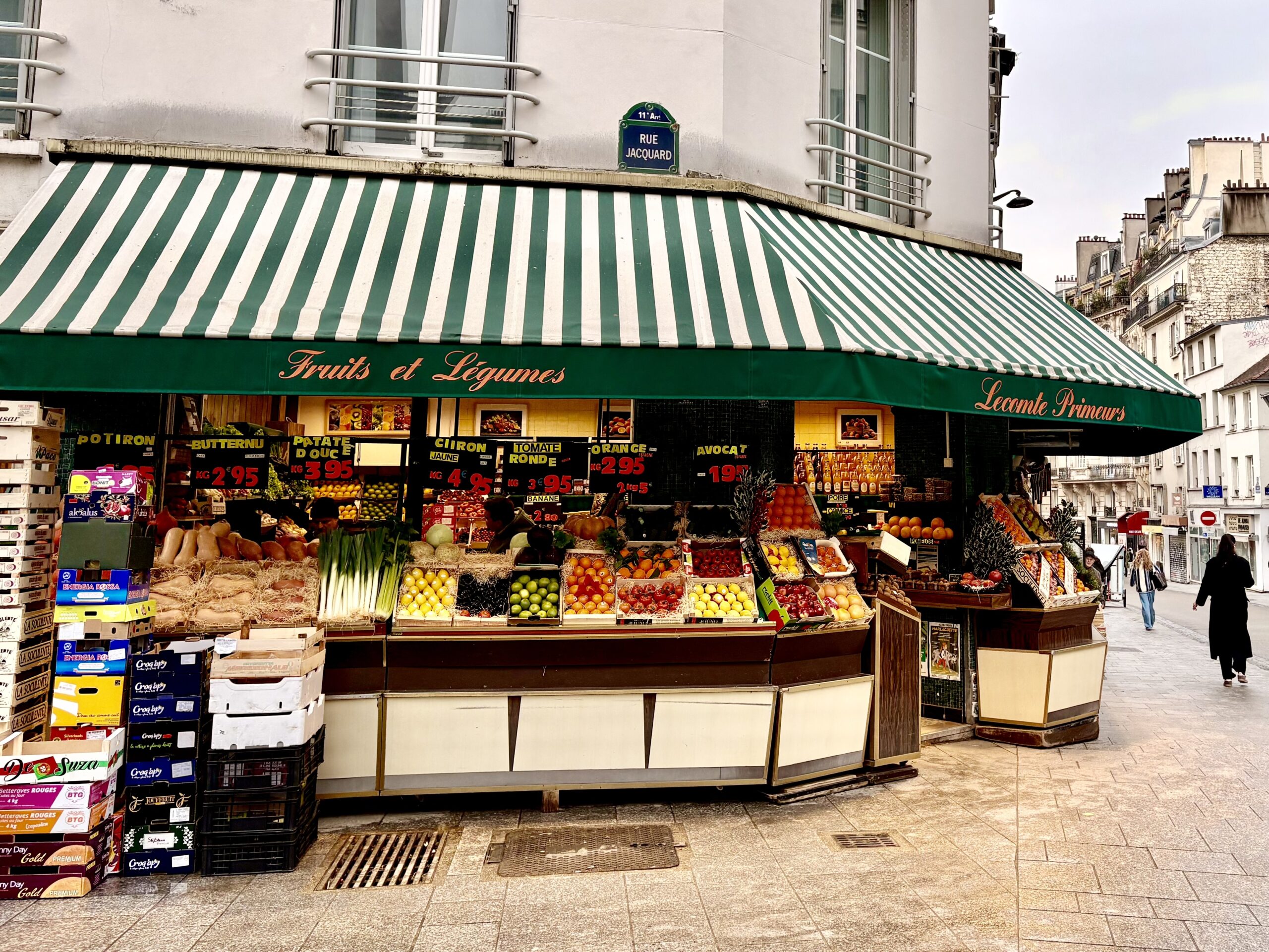 a Fruit and vegetable market in Paris.